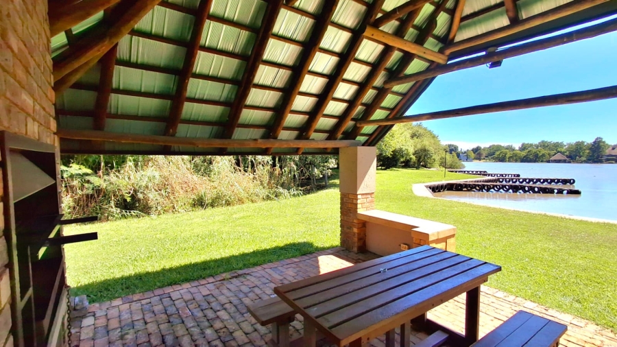 4 Bedroom Property for Sale in Boschenvaal River Front Lodges Free State
